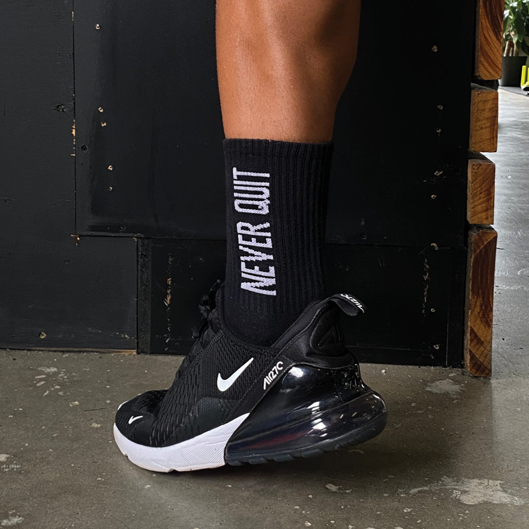 NEVER QUIT Crew Socks (Unisex)